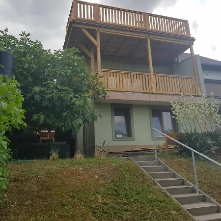 Dom wakacyjny Joo House *