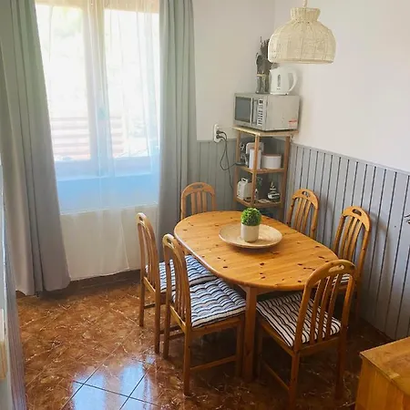 Joo House באלאטונפורד